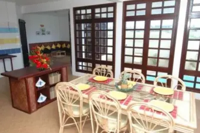 Image de villa individuelle avec jacuzzi. Le tarif comprend petit dejeuner et diner