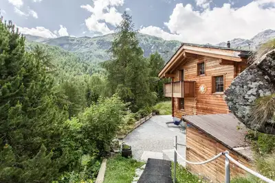 Image de chalet privé, avec jacuzzi extérieur privé et sauna, ski-ski out