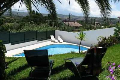 Image de Appartement ensoleillé avec priv. Piscine, Grand Lisbonne. Pour toute la famille.