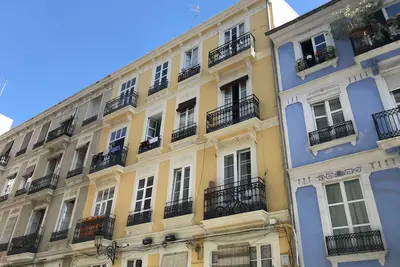 Une deuxième maison dans le centre de Valence, avec un grand balcon