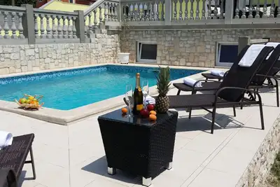 Image de Belle villa / appartement **** avec piscine, à 900 mètres de la mer, connexion Wi-Fi, barbecue