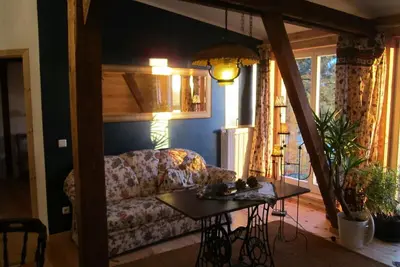 Image de Grange romantique sur le chemin de prairie