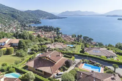 Image de Villa u avec piscine. vue imprenable sur le lac Majeur