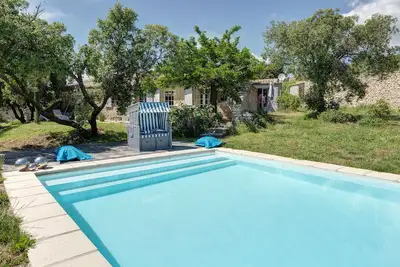 Image de Location De Vacances De Charme à Gordes au coeur de la Provence