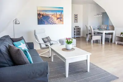 Image de Donc devrait être des vacances! ! ! 200m de la plage de sable fin - beau jardin avec barbecue!