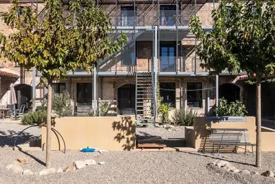 Image de Appartements dans une ancienne fabrique de liège, près de la frontière espagnole et de la mer Méditerranée