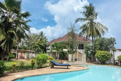 Image de Villa avec grande piscine - Paradis pour les familles