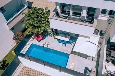 Image de Villa Tina No. 11, Maison de ville de luxe, jacuzzi, propre jardin, parking gratuit, wifi gratuit