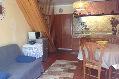 Image de Petite maison sans vis à vis dans le vieux village de Montesquieu des Albères.