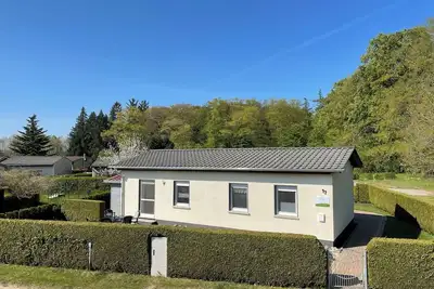 Image de Maison de vacances pour des motifs distincts directement dans le parc de la nature Suisse Mecklembourg