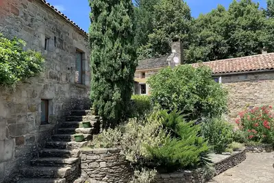 Image de Ancienne maison de campagne en pierre du 16ème siècle au bord de l'Ardèche et des Cévennes