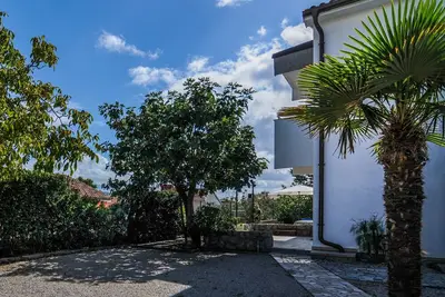 Image de Hébergement avec Tv satellite et jardin pour 4-5 personnes