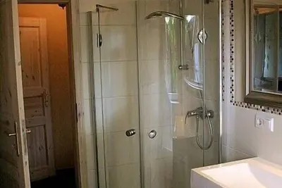 Image de Maison (e) à la / Frise orientale du Nord