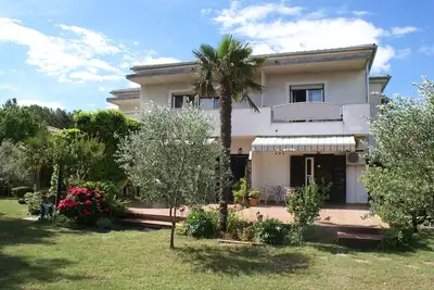 Image de Appartement avec climatisation et télévision par satellite pour 4-5 personnes