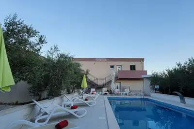 Image de **** chalet avec piscine 9, 5x4, 0m dans la région de Trogir-Kastel Stafilić split