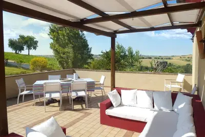 Image de Casa-Montale 1 / 5Terrazza, maison de campagne typique, gr. Piscine, isolé, vue panoramique