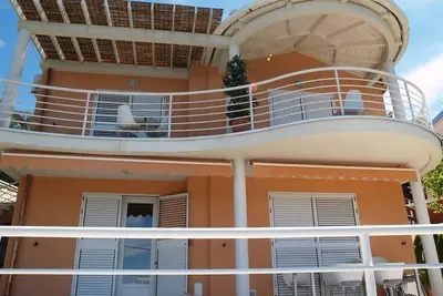 Image de Appartement de 45m2, vue mer imprenable, à environ 150m de la mer