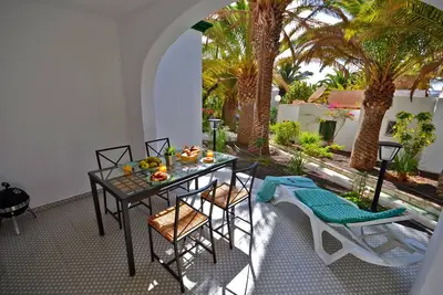 appartement moderne pResidente pour 4 personnes piscine WiFi terrasse verte