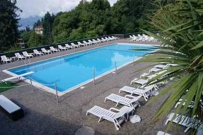 Image de Fe. Woh. jusqu'Ă 10 personnes Ă Ghiffa (I) Ă 30 min de (Ch) piscine du lac Lago Maggiore vue sur le lac
