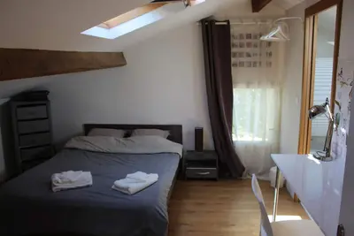 Image de Loft Cosy mansardé au 1er étage d'une maison