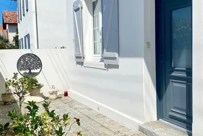 Image de Charmant appartement dans maison Basque avec jardin