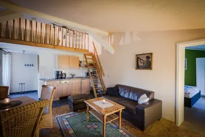 Image de Appartement pour max. 5 personnes dans la nature et pourtant jardin central et la piscine