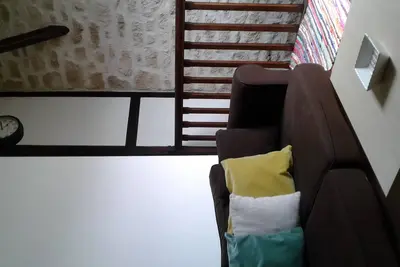 Image de charmant T2 au calme tout equipé