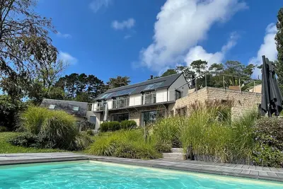 Image de Maison d'architecte 5*, piscine chauffée, spa, superbe vue sur baie de Morgat