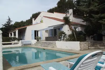 Image de Cassis 6 kms - Spendide villa provencale, piscine L 23 m, 10 mn des plages