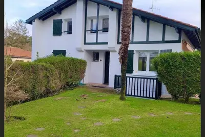 Image de Villa avec piscine, plage à pied. Possibilité vidéo en direct évitant arnaque!