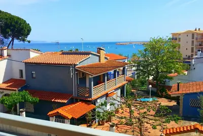 Image de Appart 4 pers, Vue Mer, à 100 mètres de la plage + Parking privé + Climatisation