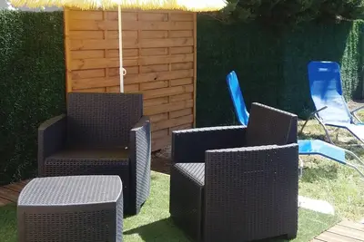 Image de rdc 2 personnes - terrasse & jardin -- mer à 15mn