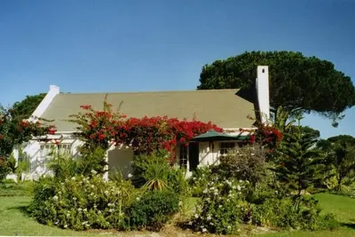 Image de Maison, 4 P dans un parking surveillé avec piscine. Route des vins de Stellenbosch