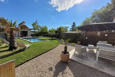 Image de Villa contemporaire  avec piscine chauffée à Aix-en-Provence