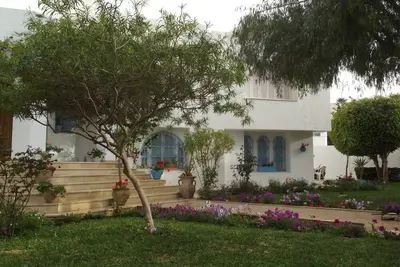 Image de Villa de charme avec piscine à 200 m de la marina de Kantoui, 500 m de la mer