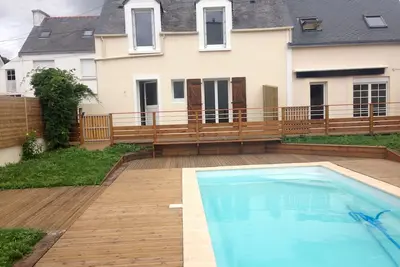 Image de 2 Maisons de vacances entièrement rénovées bord de mer avec piscine chauffée