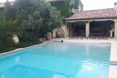 Image de Mas tout confort avec piscine privative et bar festif pour 14 personnes