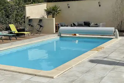 Maison avec piscine chauffée 29° / à 01 heures 10 Paris - 10 personnes Max