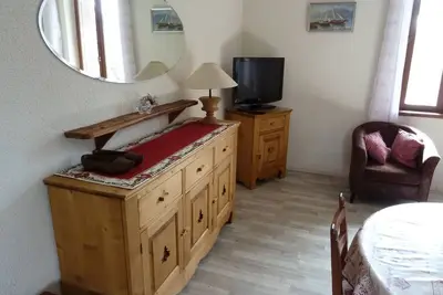 Image de Appartement dans maison avec jardin et parking privatif fermés