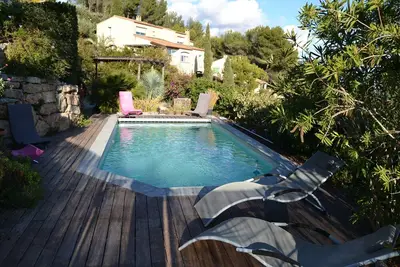 Image de Gite T2 38. 5. m2  classé 3*\/rez de jardin 6m2\/piscine partagée\/vue sur mer