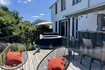 Image de Maison 8 personnes, avec jacuzzi, proche toutes commodités