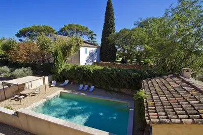 Image de Gite de la Tour - Château d'Or et de Gueules- cheminée