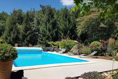 Image de Appartement *** entièrement rénové dans une ancienne dépendance