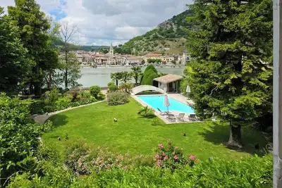 Image de Belle maison familiale, avec piscine privée en bord de Rhône