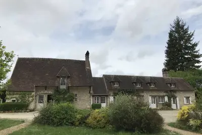 Image de Maison de campagne avec piscine au bord du canal de Briare 1h15 de Paris- 16 per