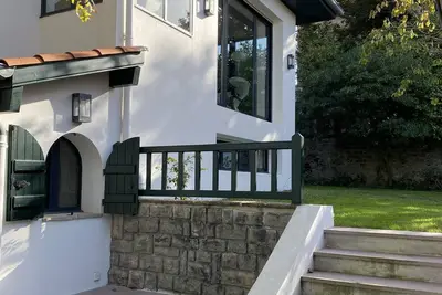 Image de Jolie villa, centre ville et plages Ă pied, jardin clos dans une impasse calme