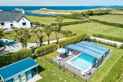 Image de Maison Du Pecheur- vue mer exceptionnelle  - wifi - Piscine couverte chauffée