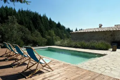 Image de maison de famille charme, piscine, avec grande salle de réception, belle vue