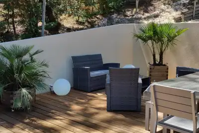 Image de Agréable Pavillon dans Les Pins