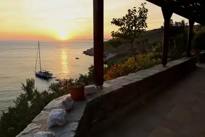L' ultime! Ap. de reve: pieds-dans-l'eau, emplacement tranquille, plage privée!